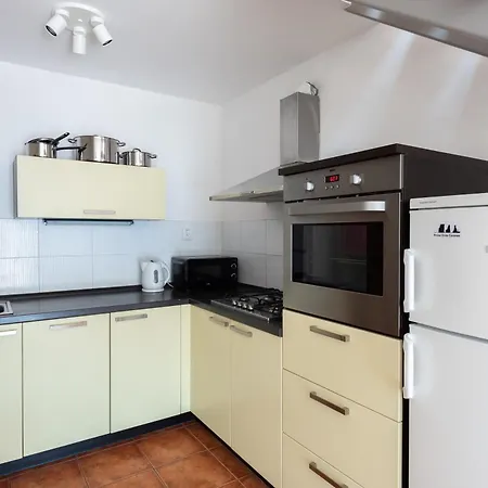 Apartment Next To Kinsky Garden