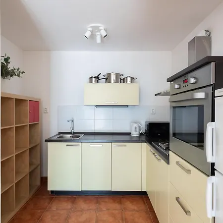 Next To Kinsky Garden Apartment Prague