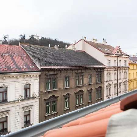 Next To Kinsky Garden Apartment Prague