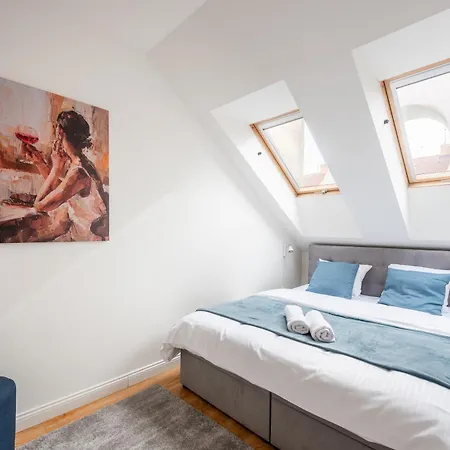 Apartment Next To Kinsky Garden Prag
